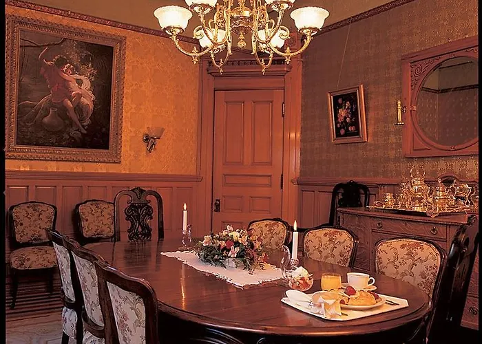 Nagle Warren Mansion B&B